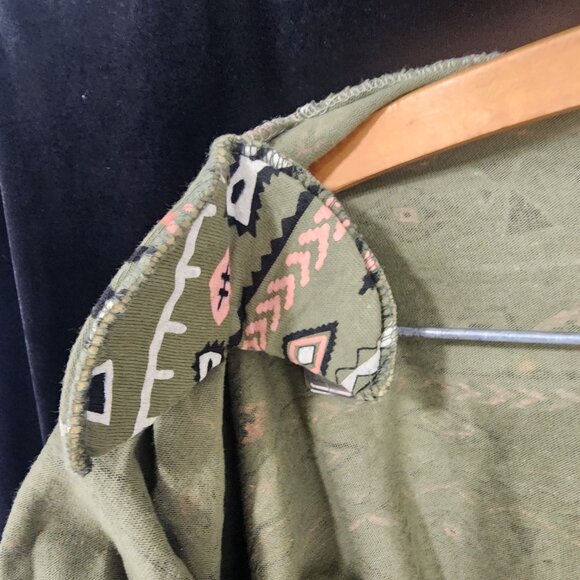 Vintage 1980s In2 Tribal button Up Long Sleeve Cropped Top with Shoulder Pads LG - Picture 10 of 12